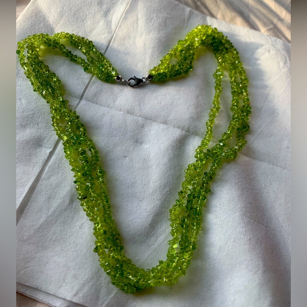 NWOT 3 strand genuine peridot chips sterling silver necklace 20”